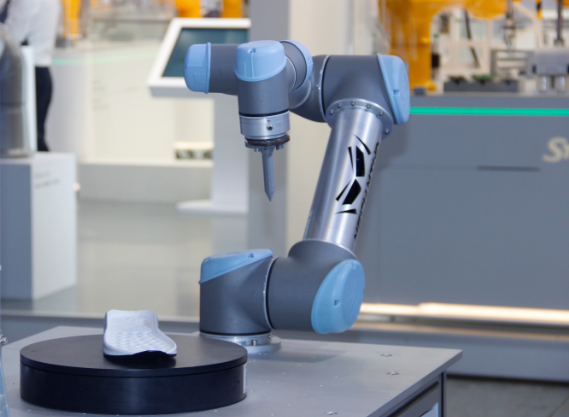 人機協作漸成趨勢,行業競爭日趨激烈(圖1) 人機協作漸成趨勢,行業競爭日趨激烈(圖1)